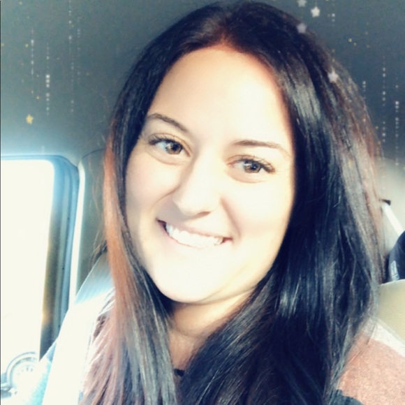 Meet your Posher, Catie - Picture 1 of 1